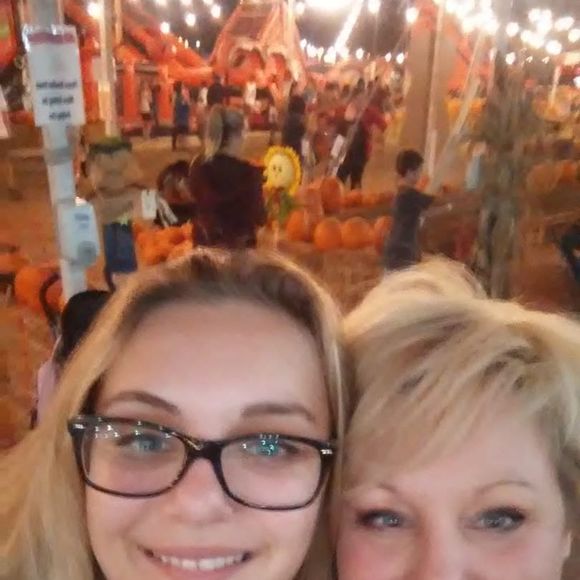 Meet your Posher, Jakki - Picture 1 of 1